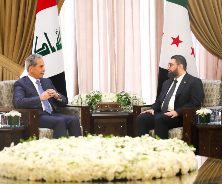 جانب من مباحثات رئيس مجلس القضاء الأعلى العراقي، القاضي الدكتور فائق زيدان، مع وزير العدل السوري، الدكتور مظهر الويس، في العاصمة السورية دمشق.