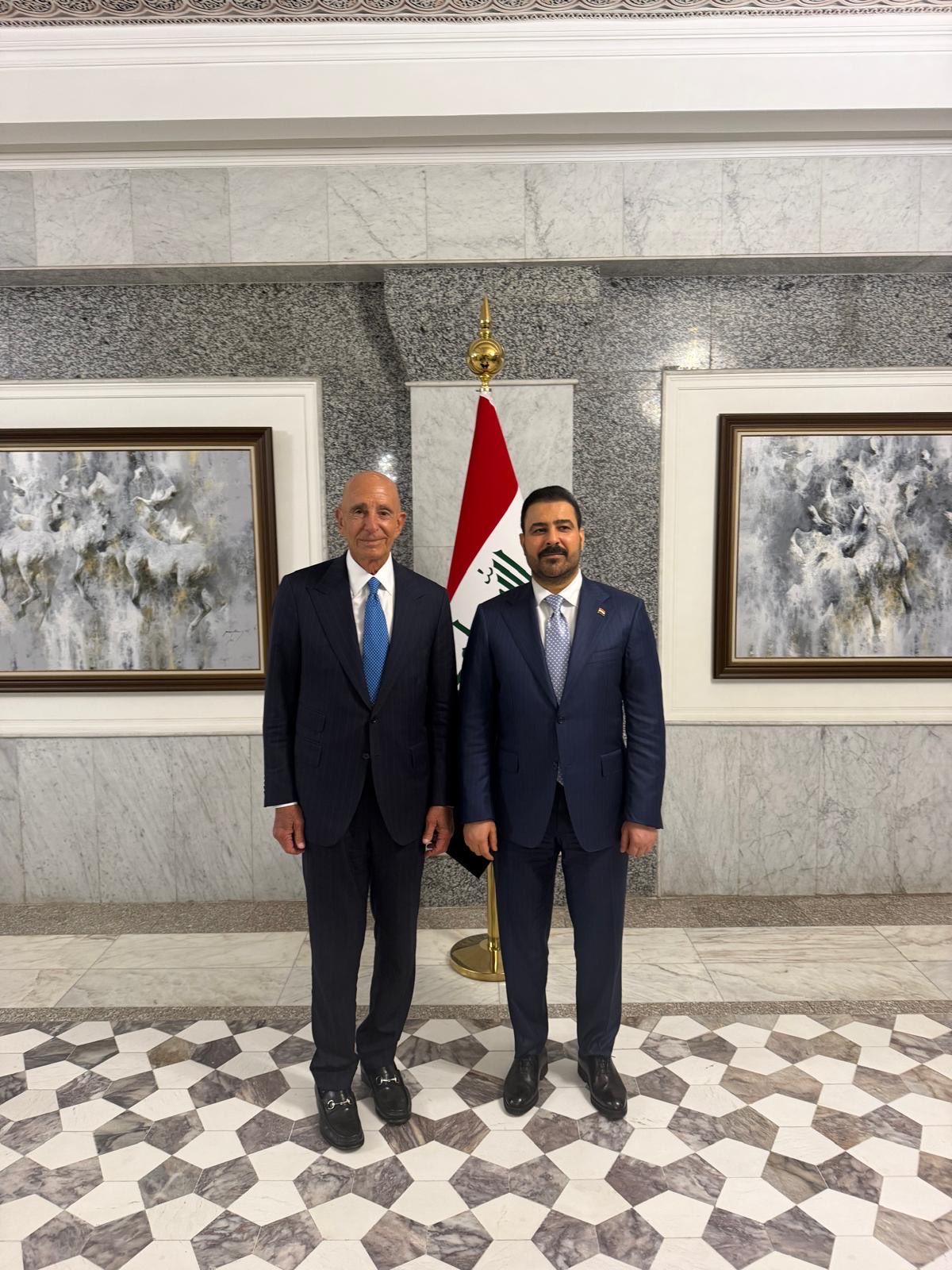 رئيس الوزراء علي الزيدي مع المبعوث الامريكي توم باراك